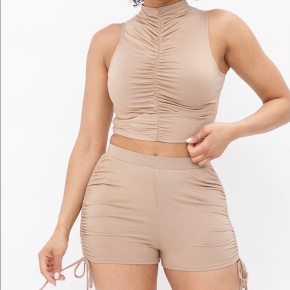 •A Sure Thing• Two Piece Shirring Short Set - Picture 3 of 5